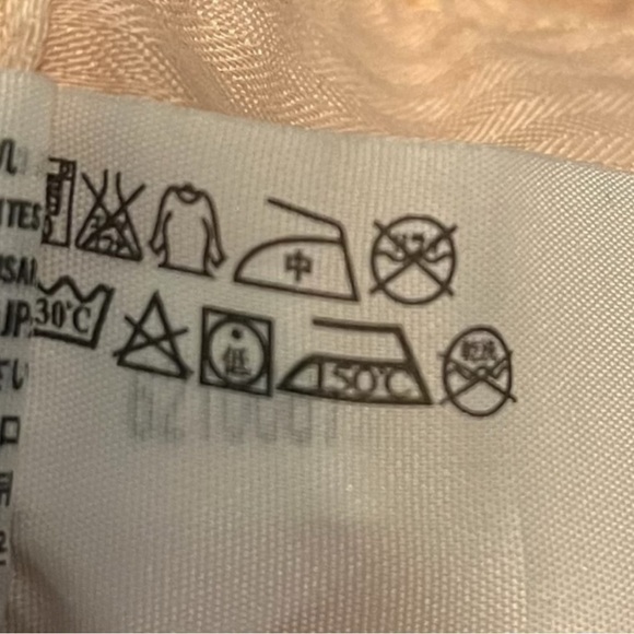 Hollister Embroidered Highrise Peach Denim Jean Short-Short - Picture 8 of 8